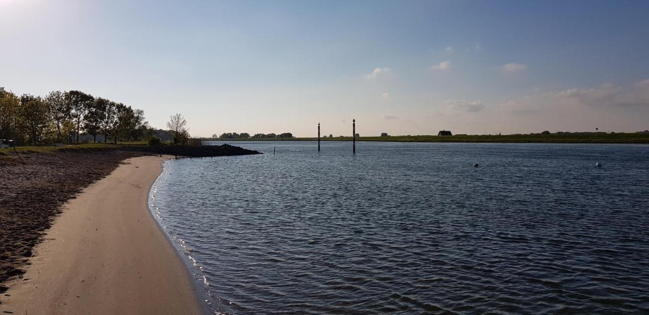 Gastenverblijf Goudswaard Exterior foto